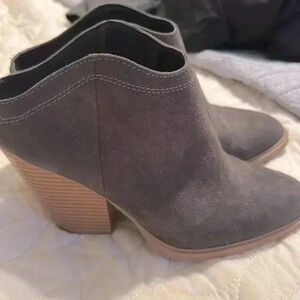 dv by Dolce Vita grey suede mules size 7